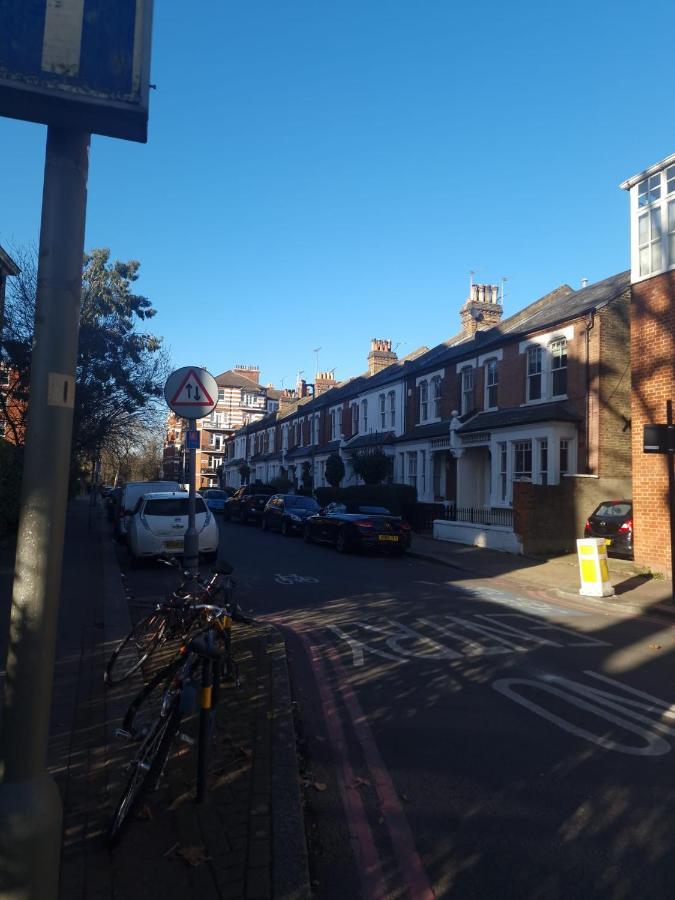 Lovely Newly Refurbished Apartment In Battersea Londra Esterno foto