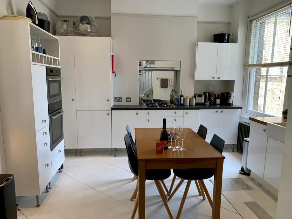 Lovely Newly Refurbished Apartment In Battersea Londra Esterno foto